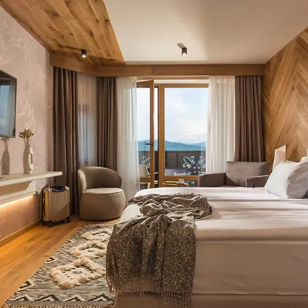 Wine & Chukara Hotel