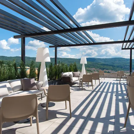 Wine & Chukara 酒店 4*