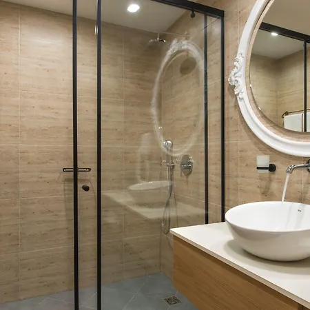 Wine & Chukara 酒店